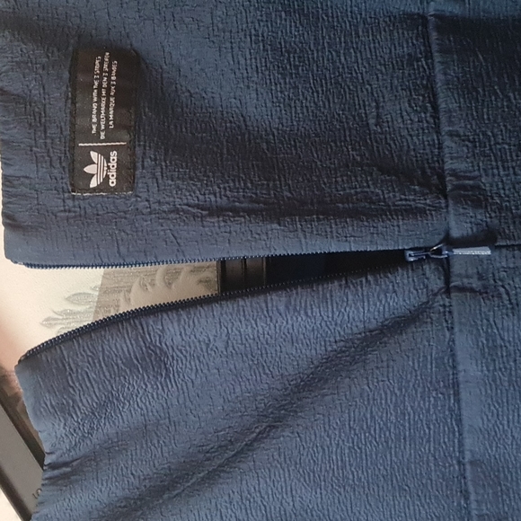 Adidas 3 stripes loose crop top. - Picture 7 of 8